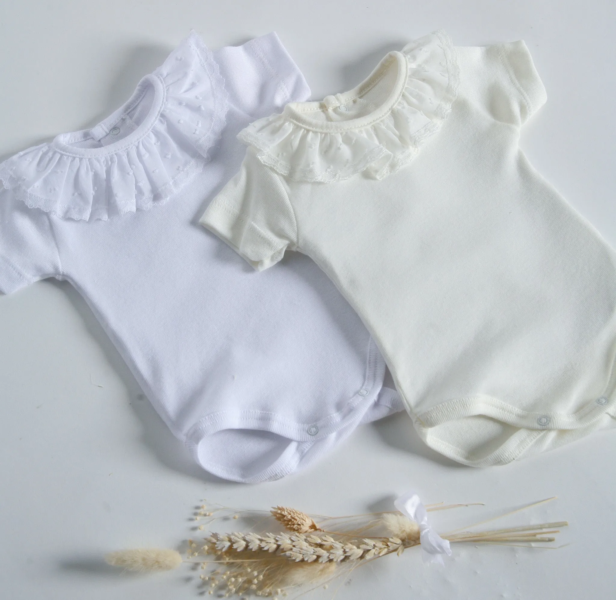 Calamaro Baby White Plumetti Collar Short Sleeve Vest