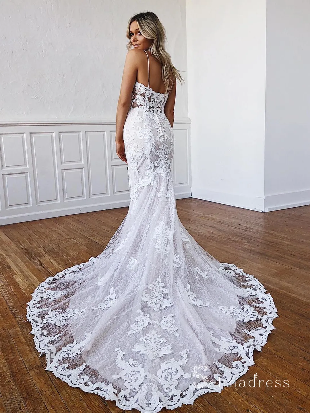 Mermaid Spaghetti Straps White Lace Long Wedding Dresses Boho Wedding Gowns CBD488