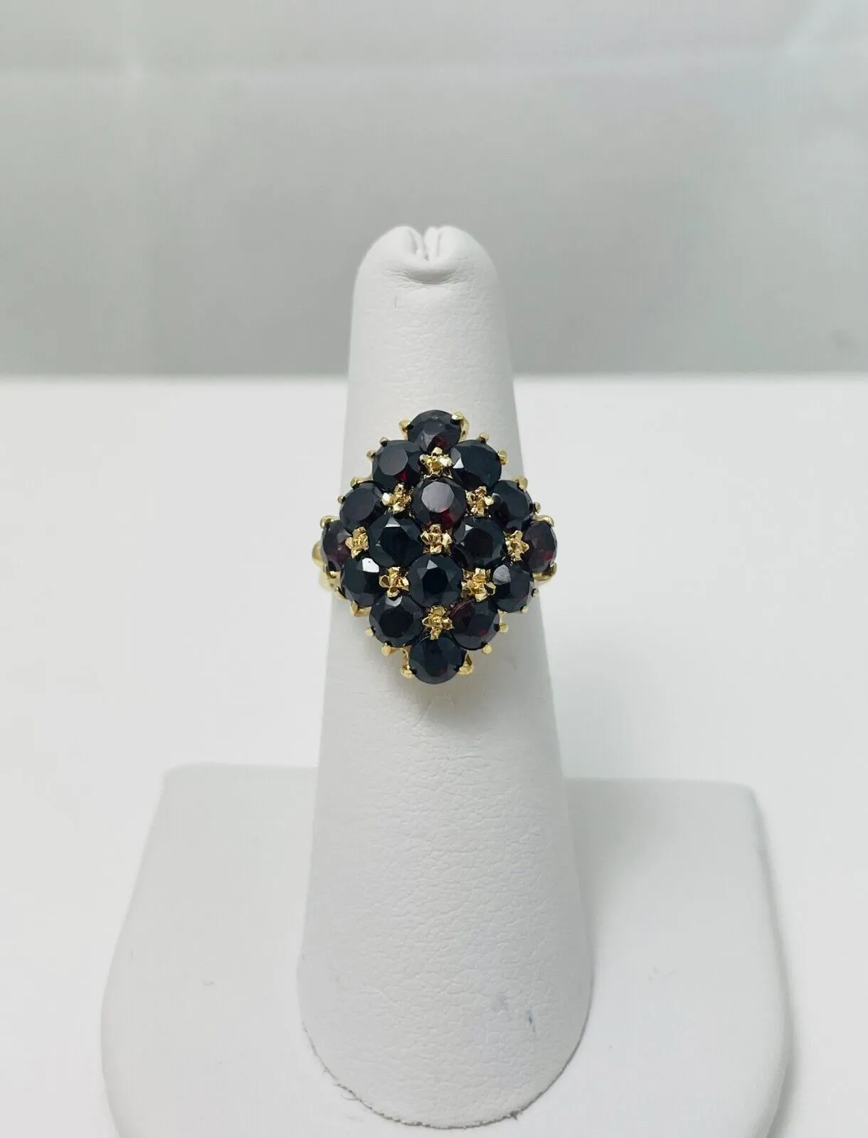 Vintage 18k Yellow Gold 4ctw Natural Garnet Ring