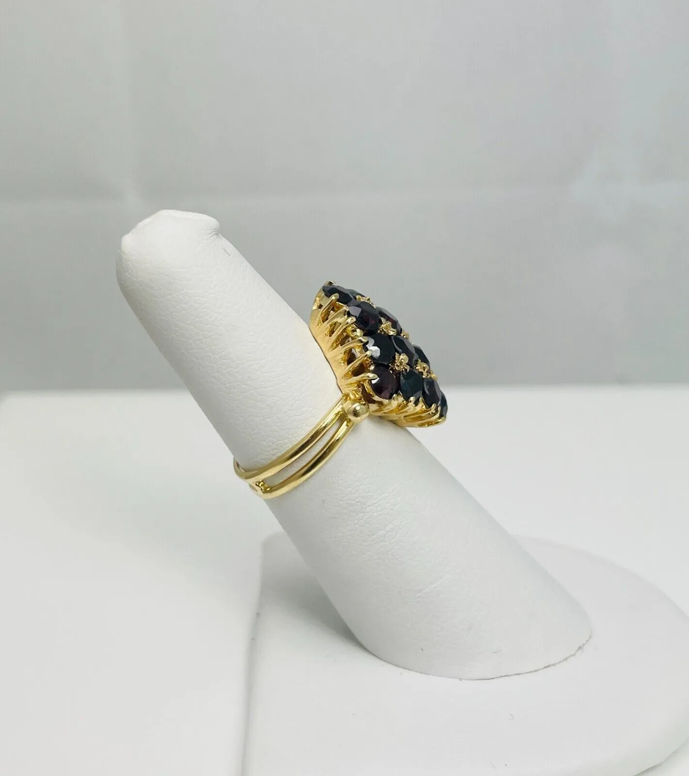Vintage 18k Yellow Gold 4ctw Natural Garnet Ring