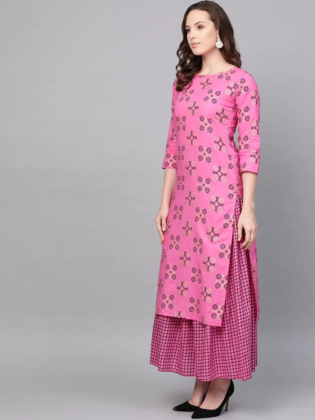 Women Pink Three-Quarter Sleeves Printed Straight Pure Cotton Kurta And Skirt Set
